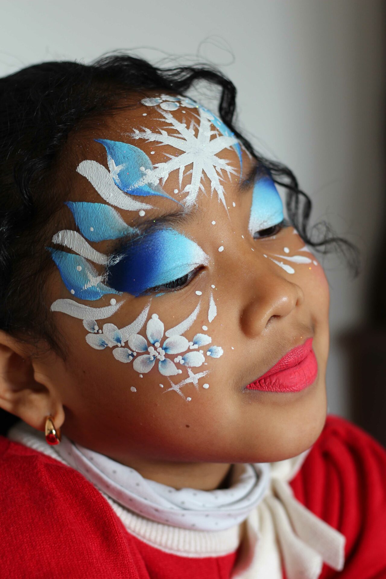 Photo maquillage résultat démonstration en formation de Face Painting : La Reine des Neiges. Formation proche Paris/IDF